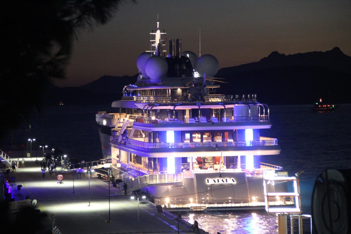 Katar Kraliyet Ailesi, 2 kamyon eşya ile Bodrum’a geldi