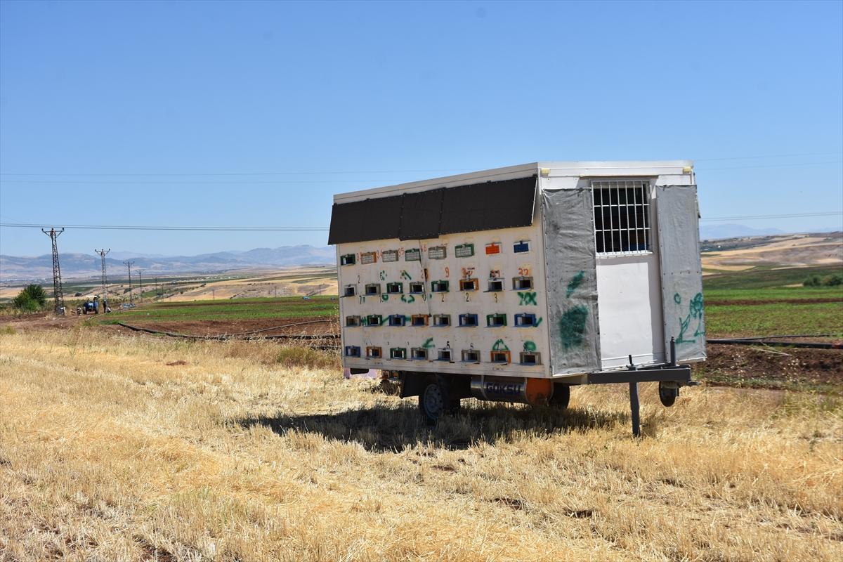 Adıyamanlı kaporta ustası, hazırladığı konteynerle 'gezici arıcı' oldu