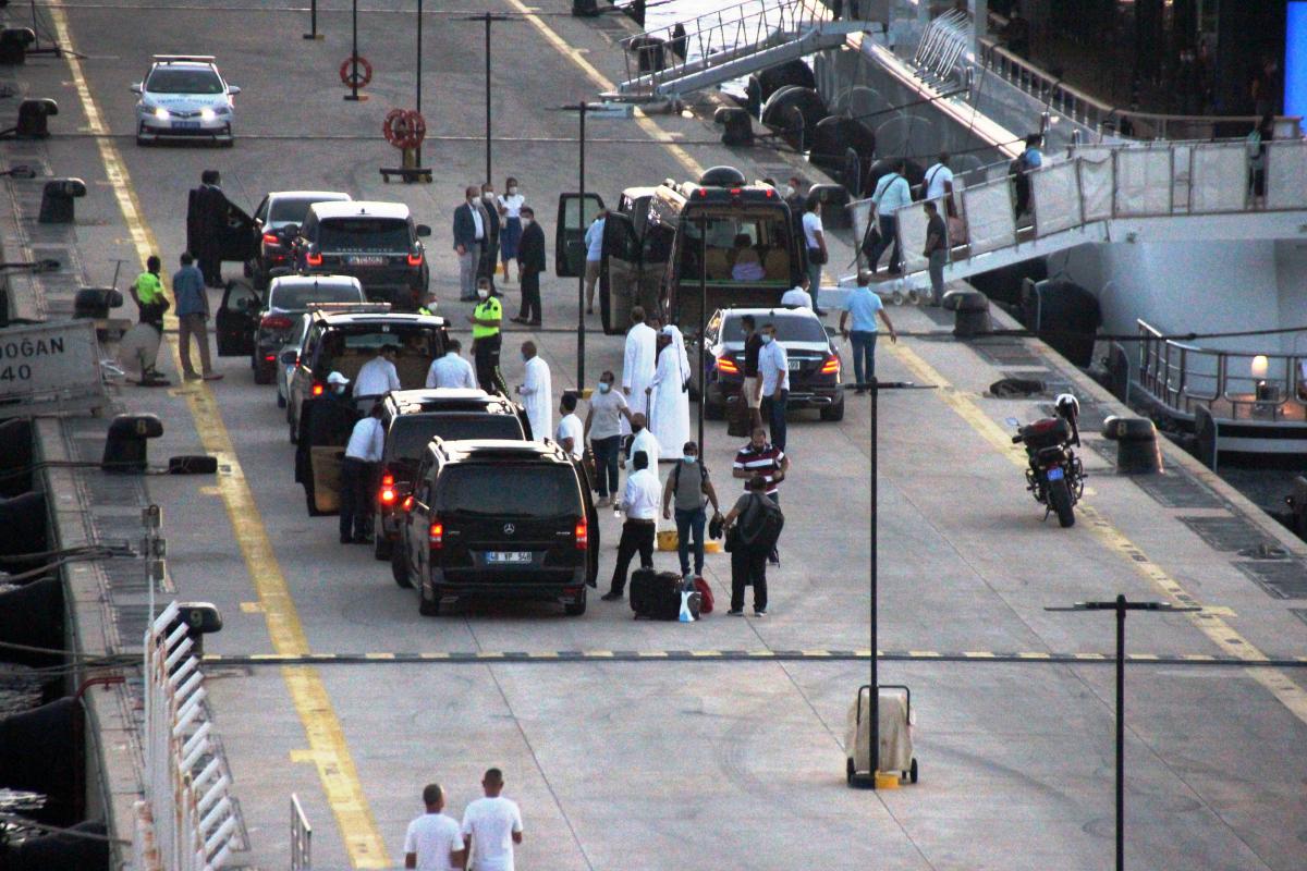 Katar Kraliyet Ailesi, 2 kamyon eşya ile Bodrum’a geldi