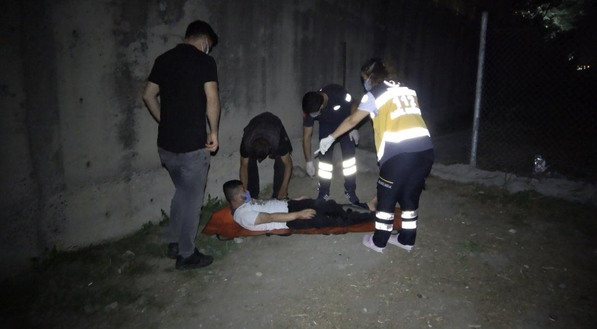 Sultangazi'de saldırıya uğrayan genci devriye gezen polis buldu