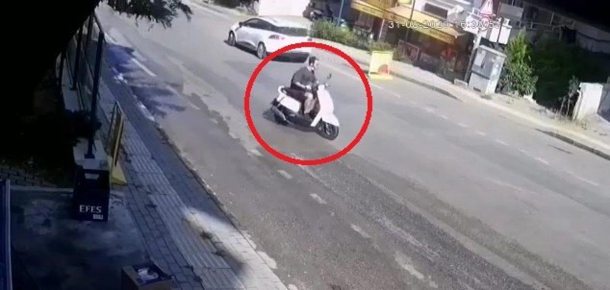 Bursa'da kaygan yolda ilerleyemeyen sürücü kaza yaptı