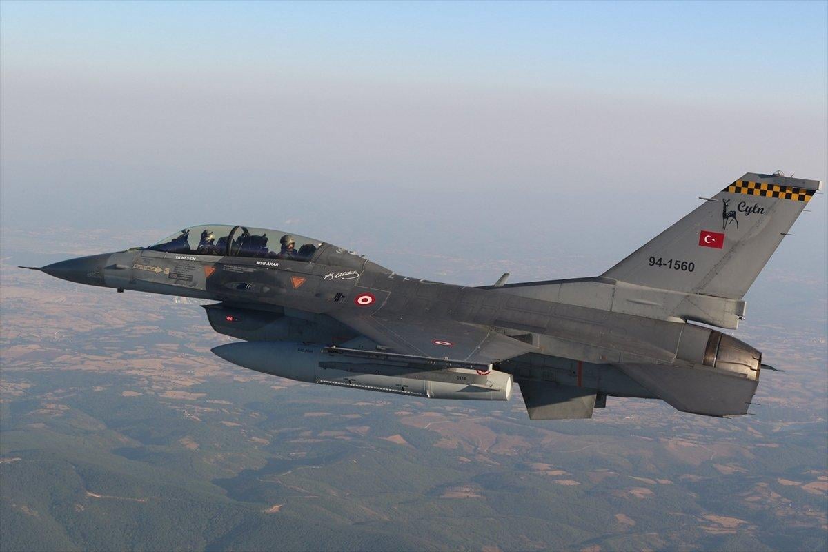 F-16 savaş uçağının özellikleri neler? Milli Savunma Bakanı Hulusi Akar'ın F-16 uçuşu
