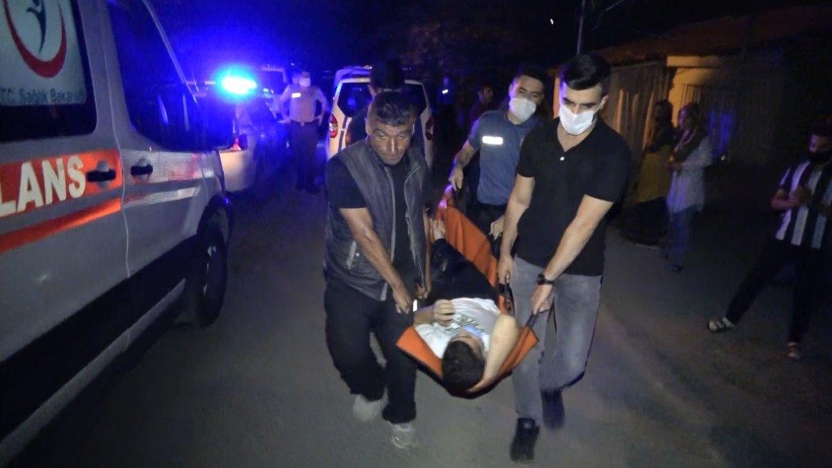 Sultangazi'de saldırıya uğrayan genci devriye gezen polis buldu