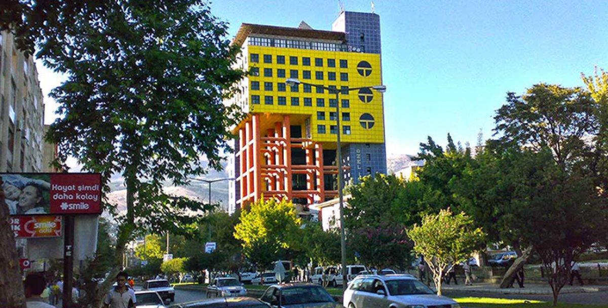 Kahramanmaraş'taki 'dünyanın en saçma binası' yıkılacak