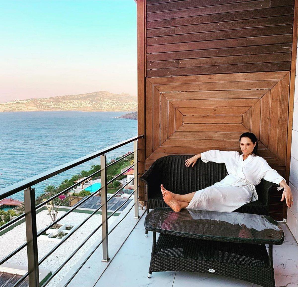 Hülya Avşar: Köylü kadınlarımız gibi yaşıyorum