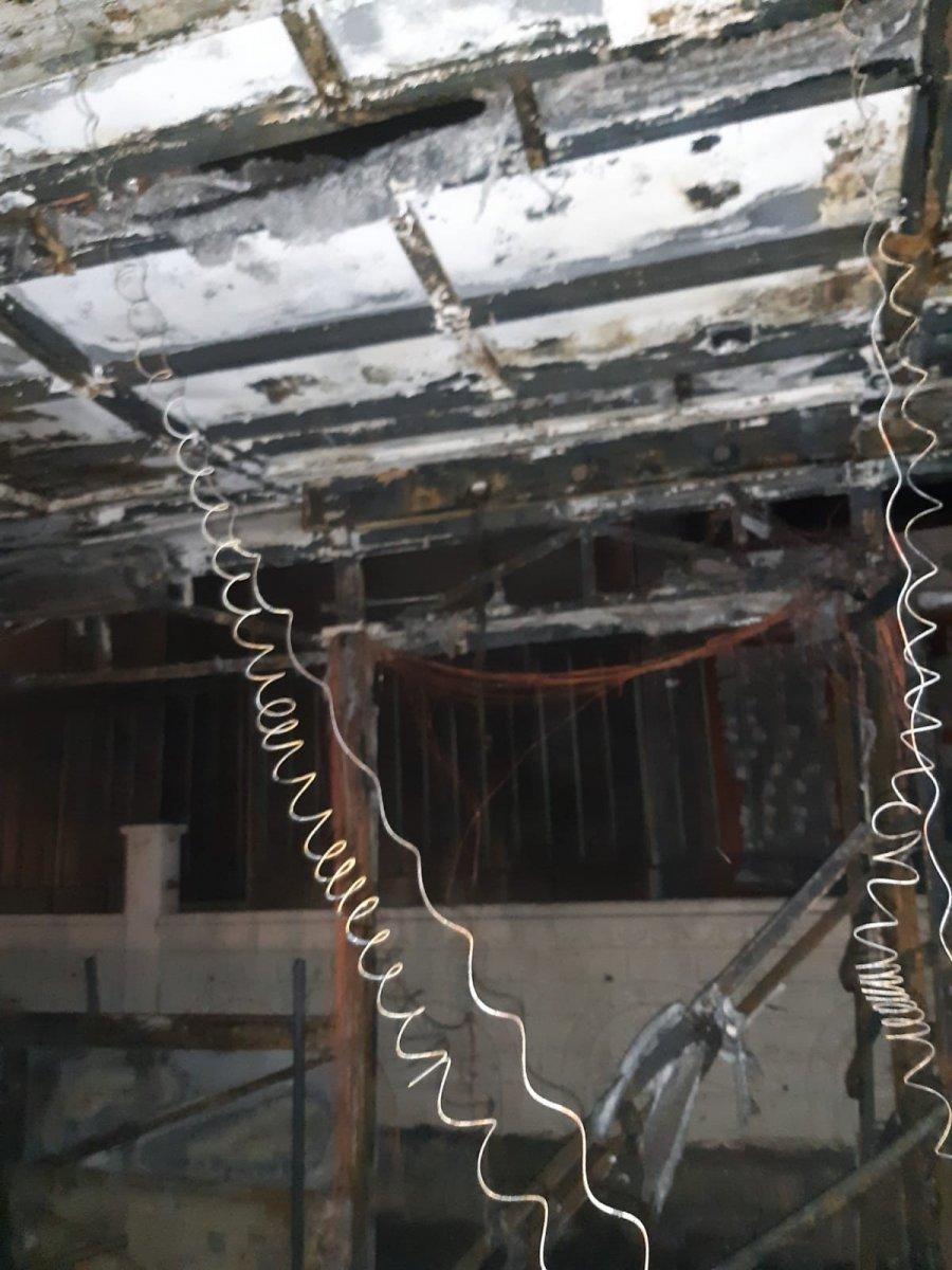 Antalya'da park halindeki otobüs yandı