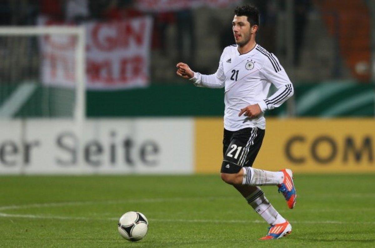 Fenerbahçe Tolgay Arslan ile yollarını ayırdı