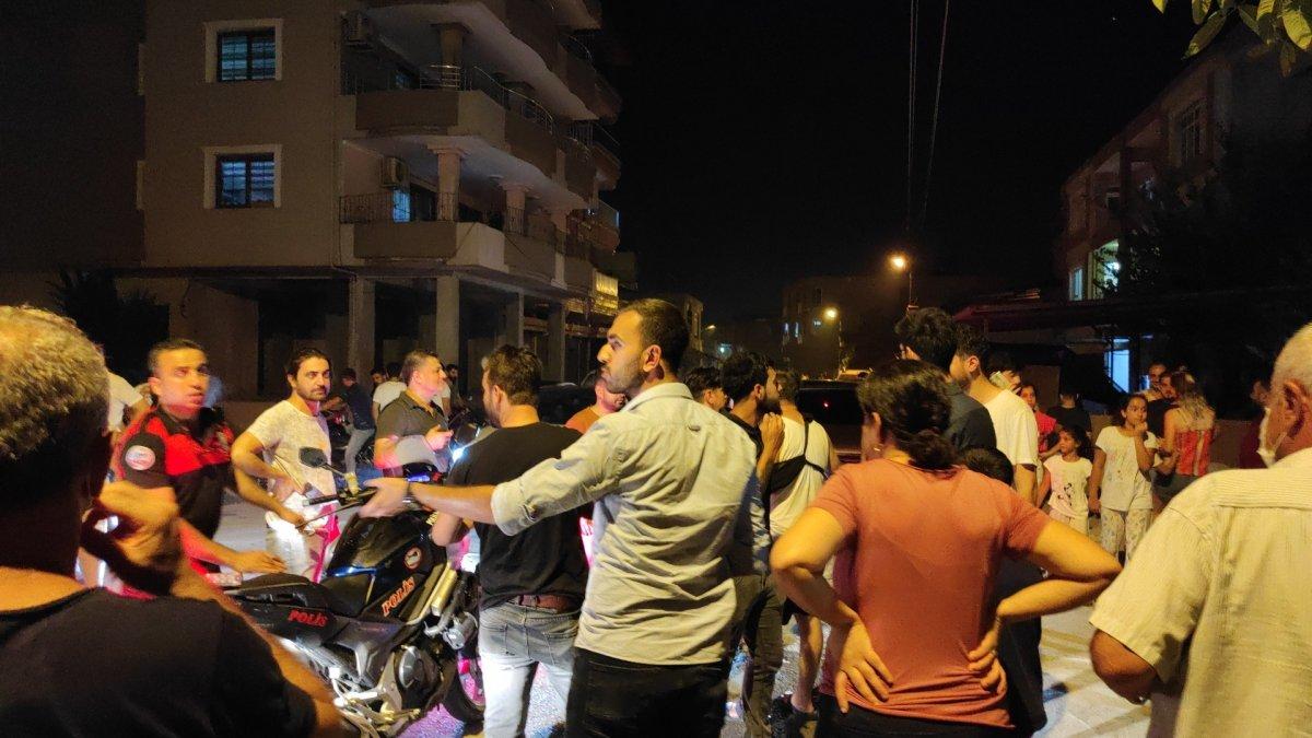 Hatay'da kayıp zannedilen çocuk kanepenin arkasında çıktı