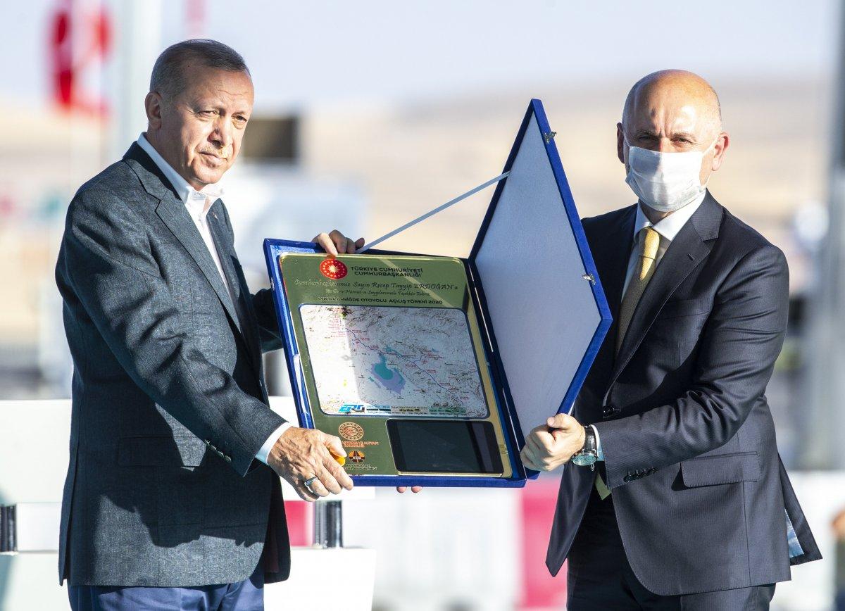 Cumhurbaşkanı Erdoğan'dan Ankara-Niğde Otoyolu'nda test sürüşü