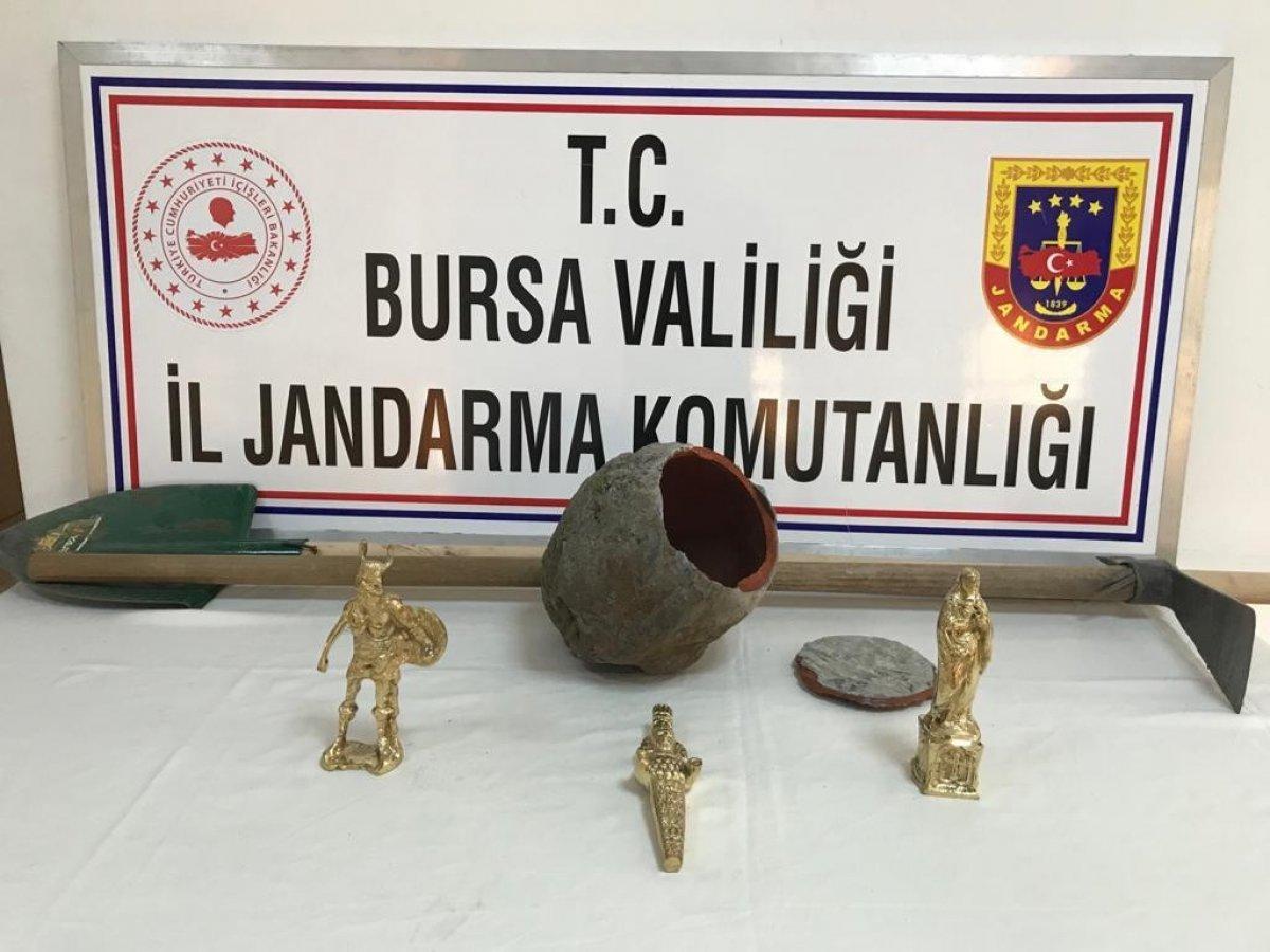 Bursa'da define dolandırıcılarını jandarma yakaladı