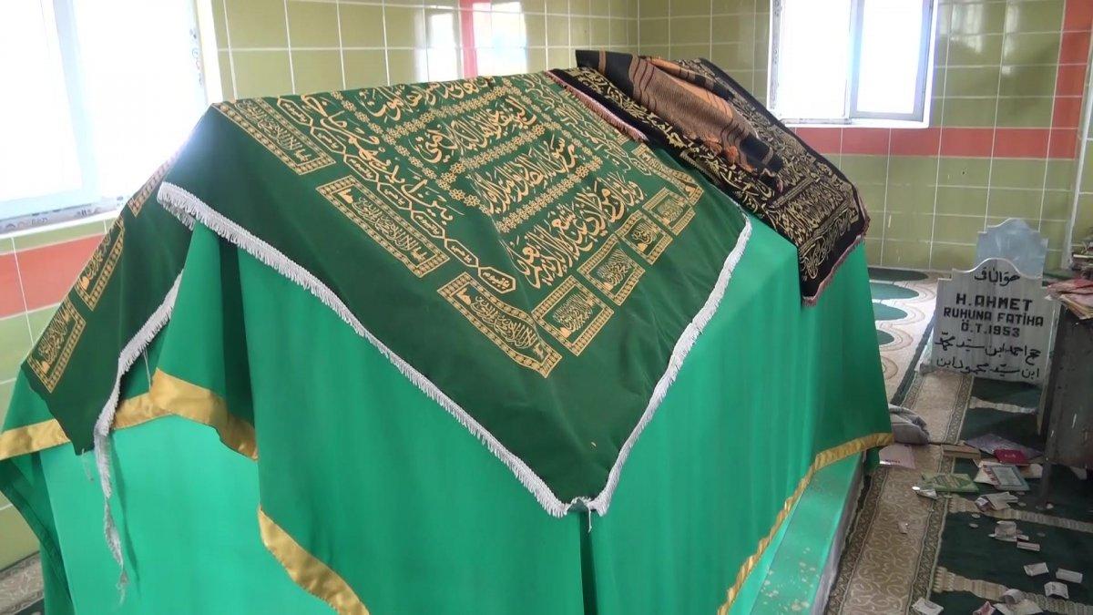 Batman'daki Seyit Bilal Türbesi koronavirüs nedeniyle ziyarete kapatıldı