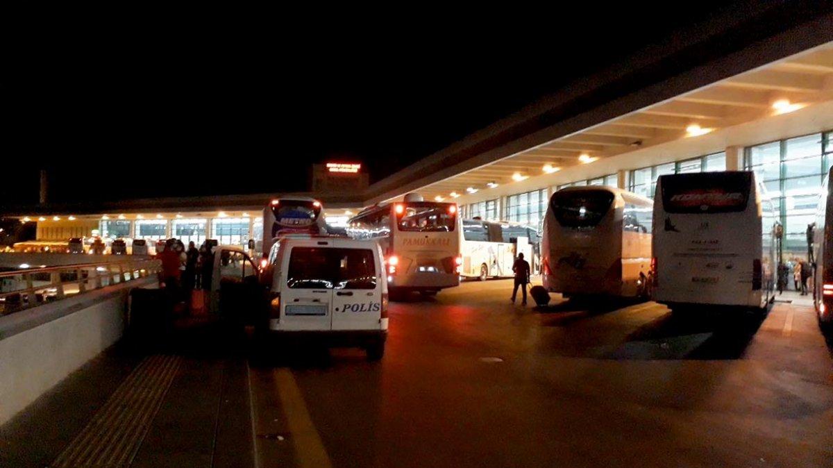 Ankara'da asker uğurlayan aileler yine koronavirüsü unuttu