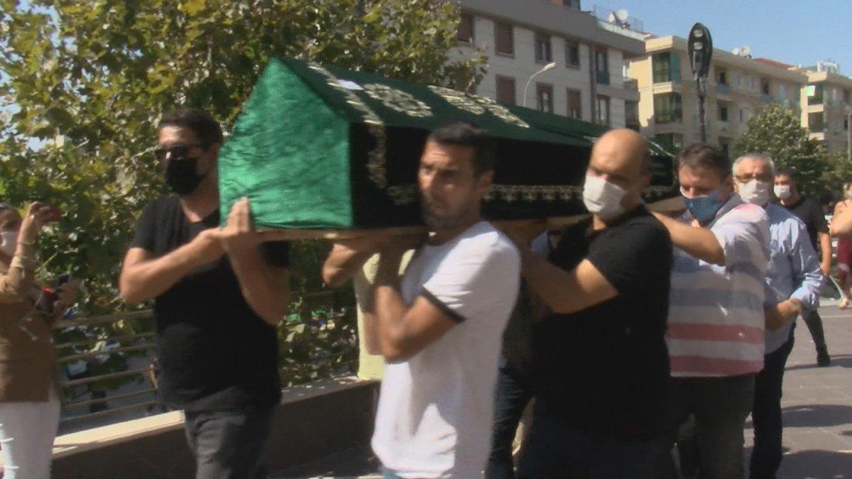 Bahçelievler'de kafasına rezidanstan cam düşen adam öldü