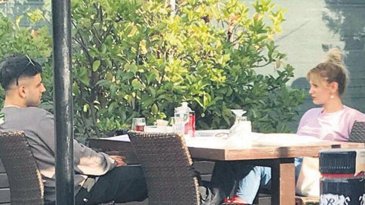 Farah Zeynep Abdullah, Reynmen'le dalga geçti