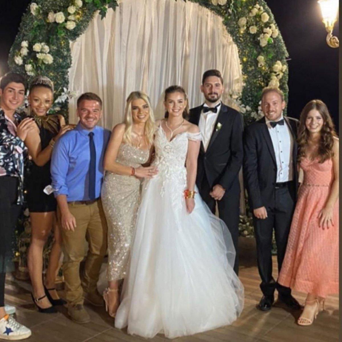 Sihirli Annem dizisinin Ceren’i Gizem Güven, evlendi