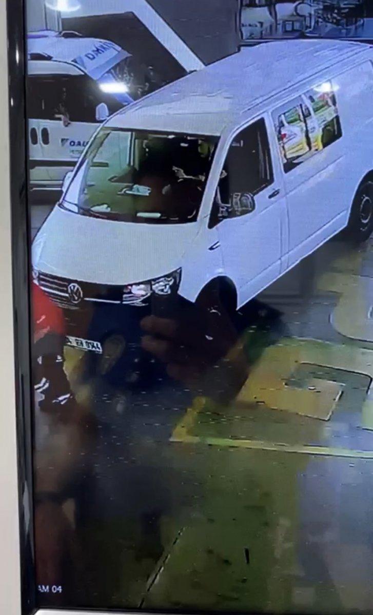 Şişli'de yakıt alan sürücü, eğilen çalışanın bacağını ezdi