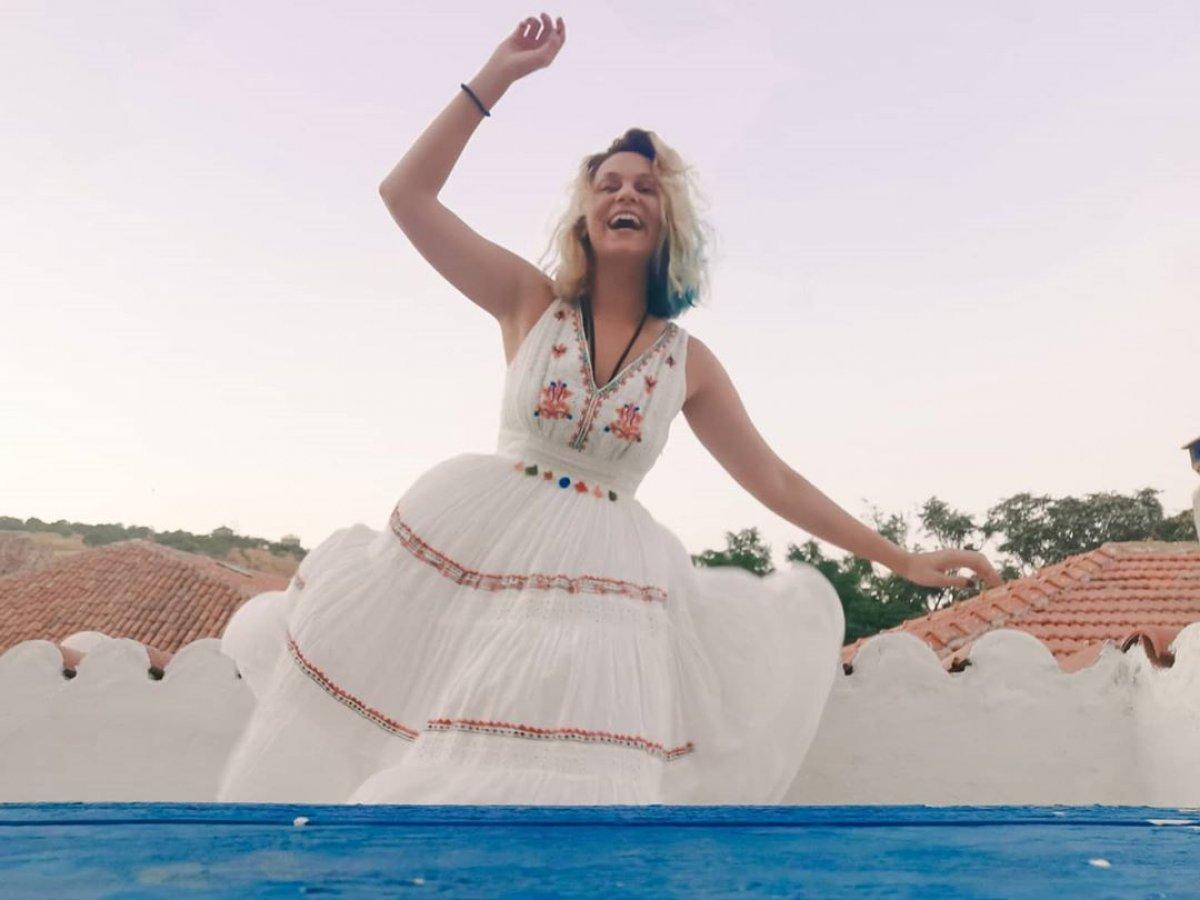 Farah Zeynep Abdullah, Reynmen'le dalga geçti