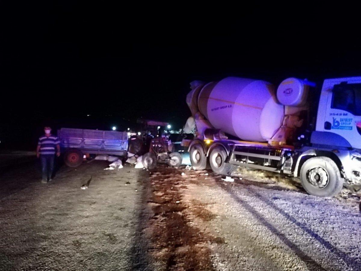 Manisa'da bir kişi çaldığı traktörle kaza yaptı
