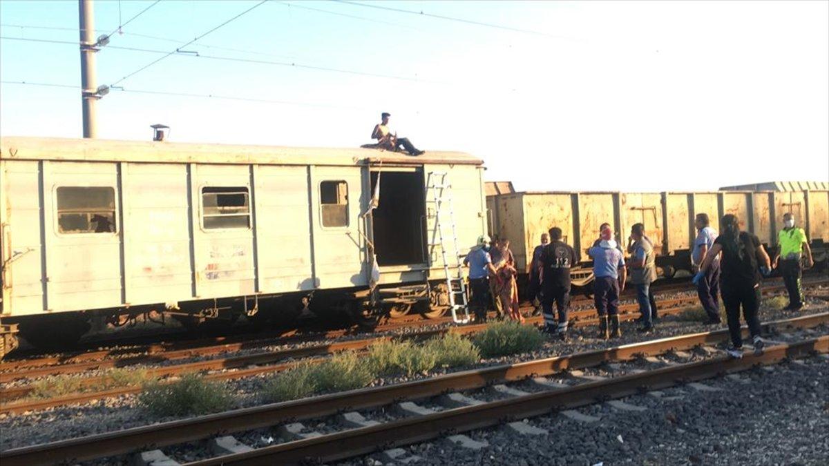 Gaziantep'te vagonun üzerine çıkan 2 genç elektrik akımına kapıldı