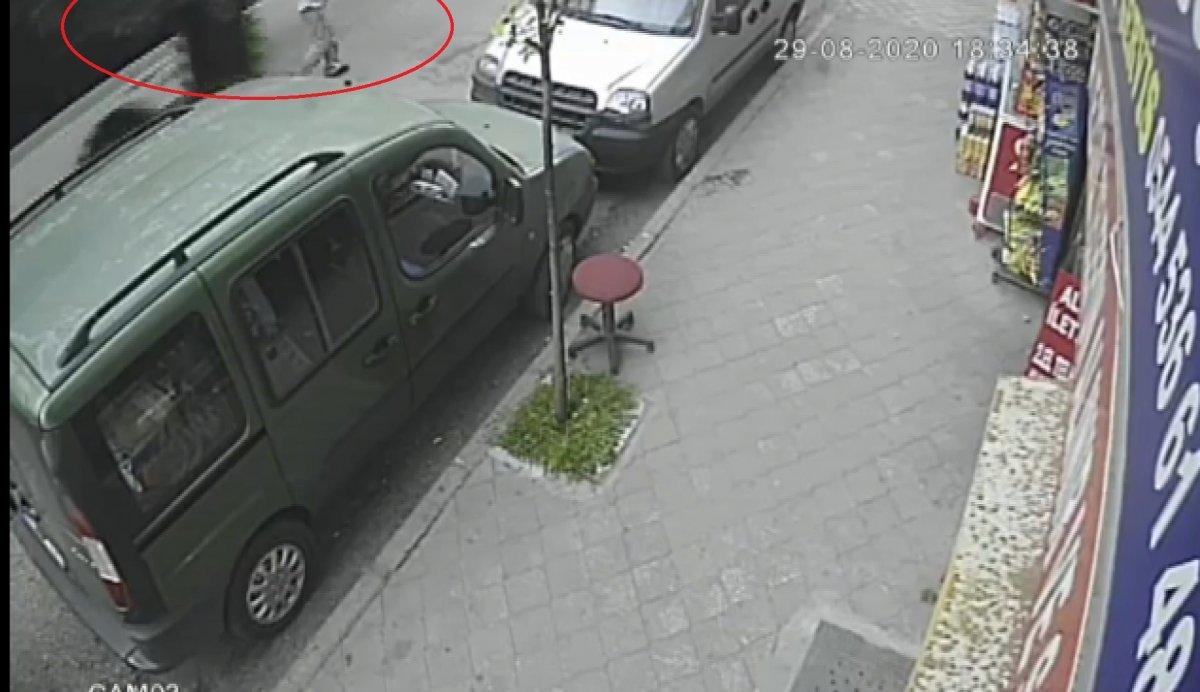 Bursa'da yolcu otobüsünün yaşlı adama çarpma anı