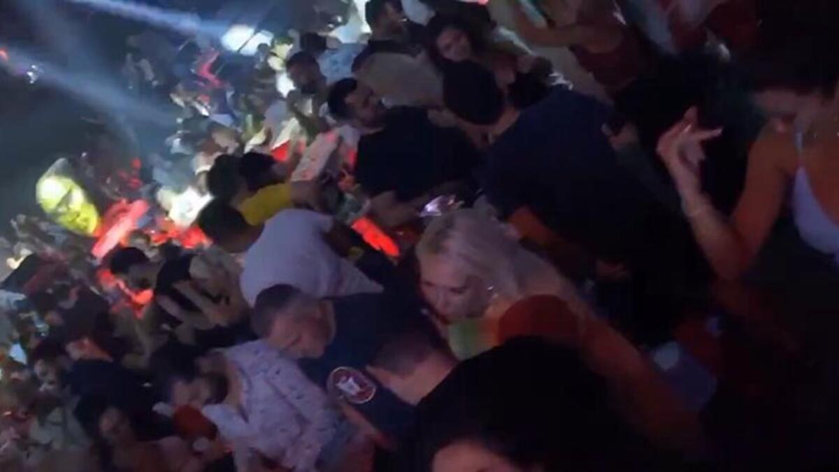 Kafeterya ve restoranlarda bu gece yarısından itibaren müzik yayını sona erecek