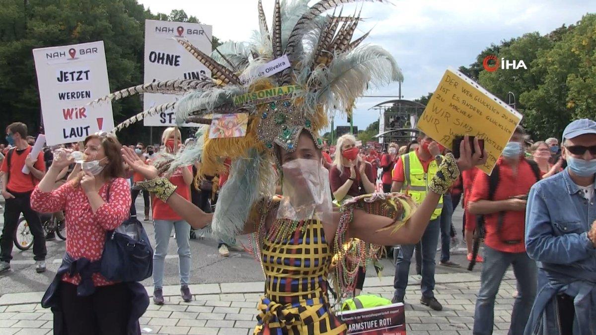 Almanya'da eğlence sektöründen protesto: Çöküşün eşiğindeyiz
