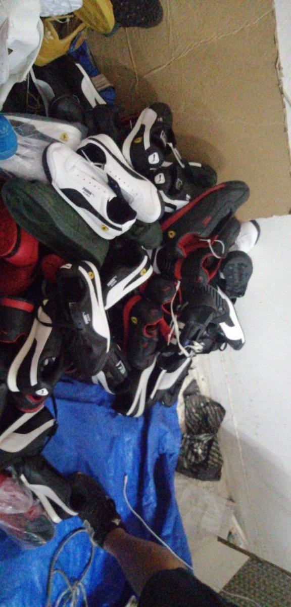 Silivri’de 250 bin TL değerinde taklit ayakkabı ele geçirildi