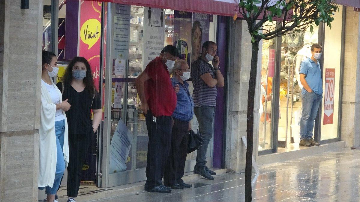 Ordu'da aniden bastıran sağanak yağış, hayatı zorlaştırdı