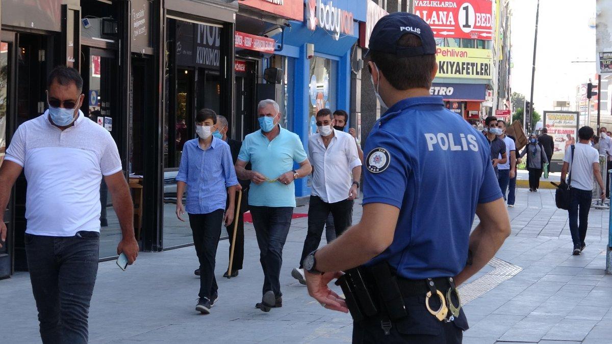 Van'da ceza yememek için polisten kaçmayı düşünen vatandaş güldürdü