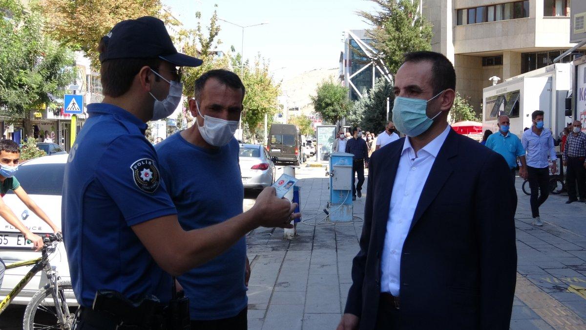 Van'da ceza yememek için polisten kaçmayı düşünen vatandaş güldürdü