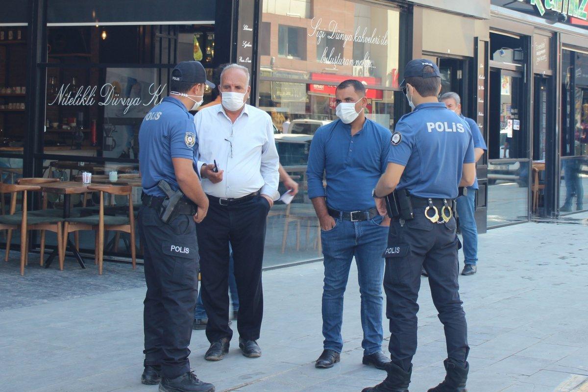 Van'da ceza yememek için polisten kaçmayı düşünen vatandaş güldürdü