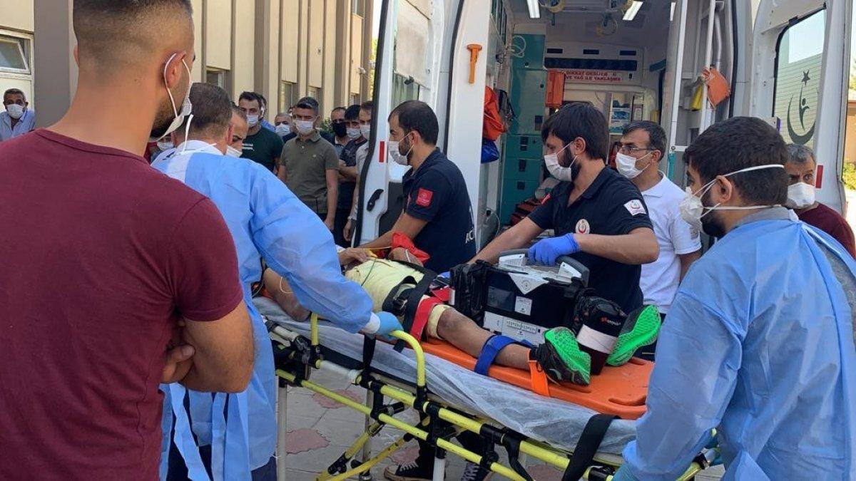 Adıyaman’da minibüs ile kamyon çarpıştı: 1 ölü, 19 yaralı