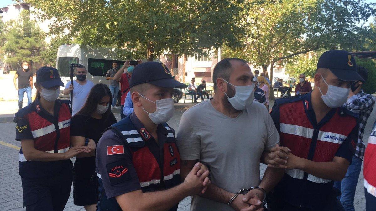 Denizli’de ayakkabılarını parçaladığı eski sevgilisine, kurşun yağdırdı