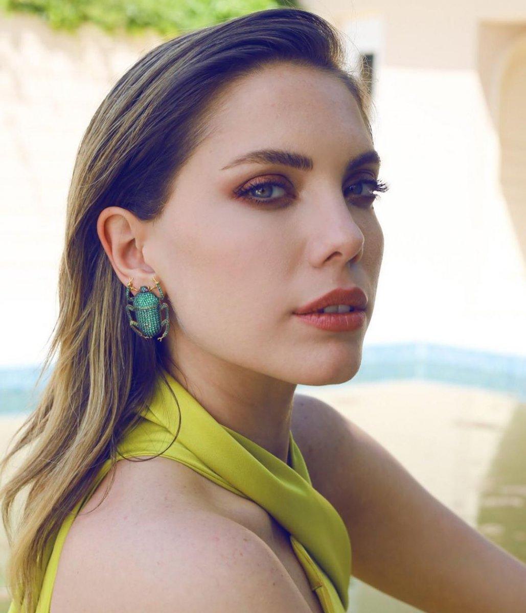 Eda Ece kimdir, kaç yaşında, nereli? Hayranlarına cevap veren Eda Ece'nin hayatı ve biyografisi...