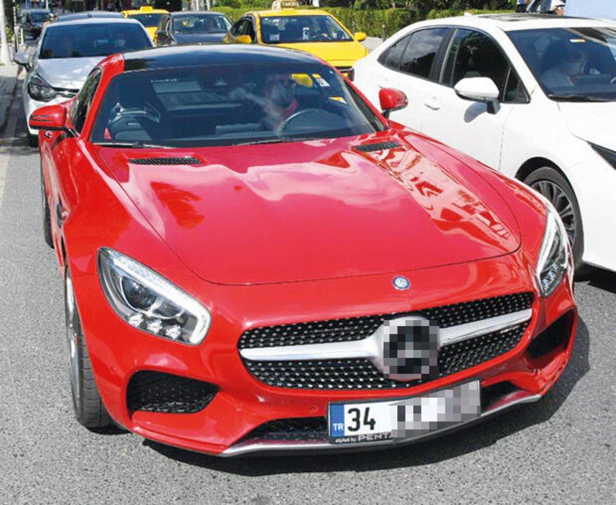 Cem Yılmaz’ın servet değerindeki yeni otomobili