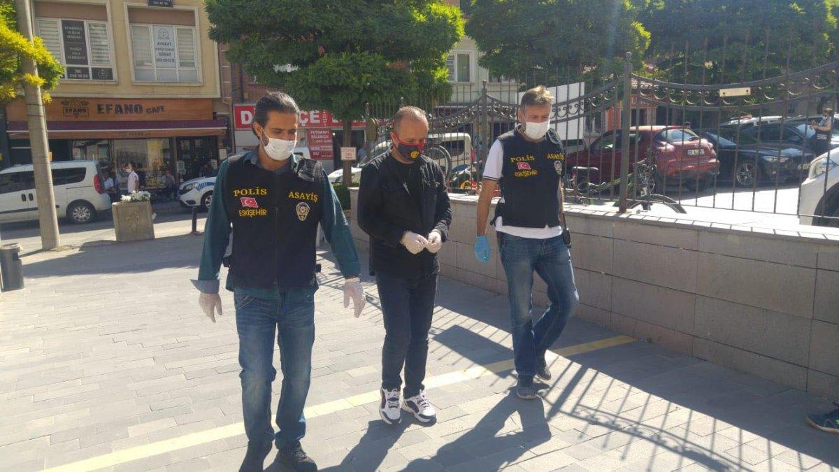 Eskişehir'de 12 bin 500 lirasını dolandırıcıya kaptırdı