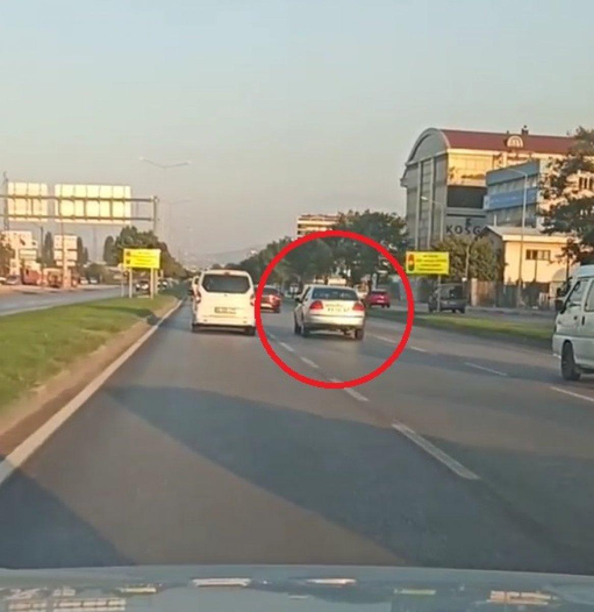 Bursa'da trafikte makas atan maganda kamerada