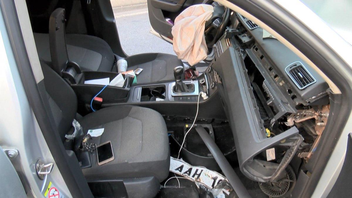 Ataşehir'de otobüse çarpan otomobil sürücüsü yaşamını yitirdi