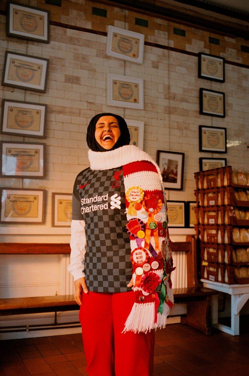 Liverpool'dan türbanlı forma tanıtımı