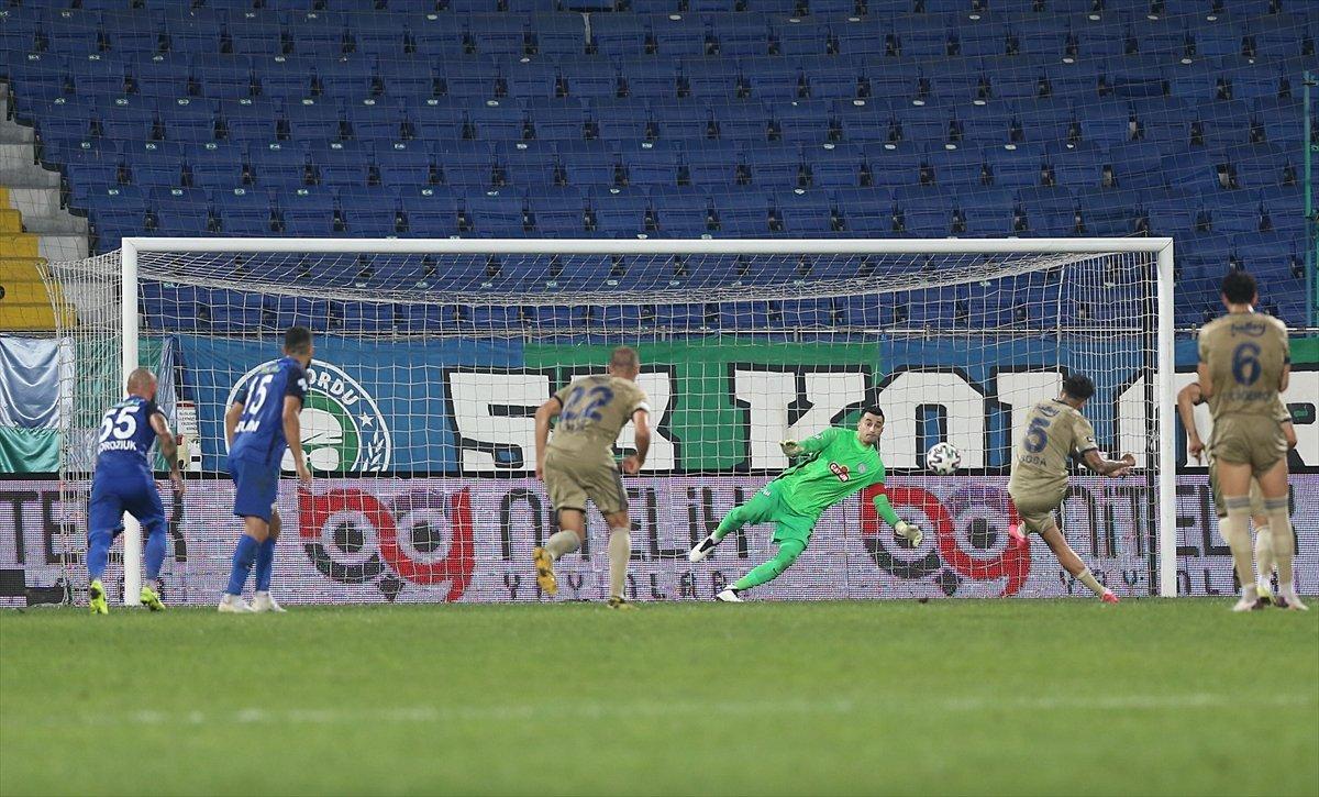 Enner Valencia: Penaltı pozisyonunda bana müdahale var