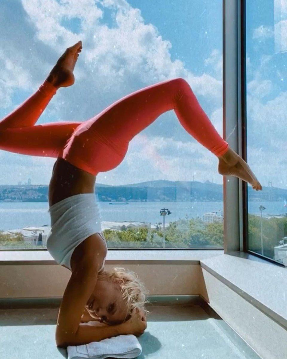 İbrahim Tatlıses'in eski eşi Ayşegül Yıldız, amuda kalktığı anları paylaştı