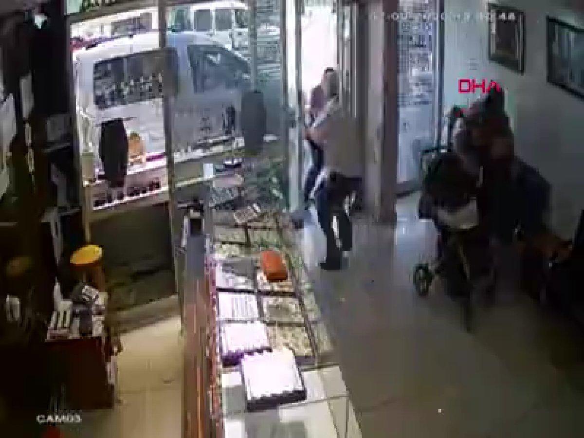 Adana'da kuyumcuyu soyan arkadaşlarına paten ve elbise getiren şahıs ortaya çıktı