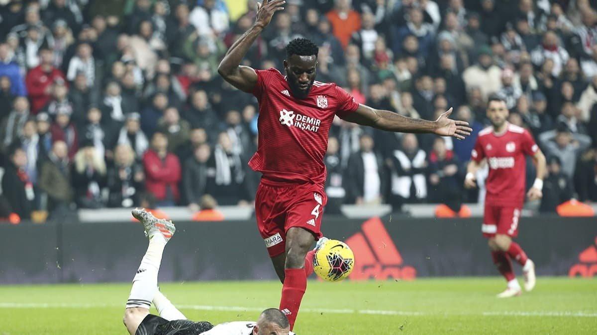 Sivasspor'da Appindangoye 8 hafta yok