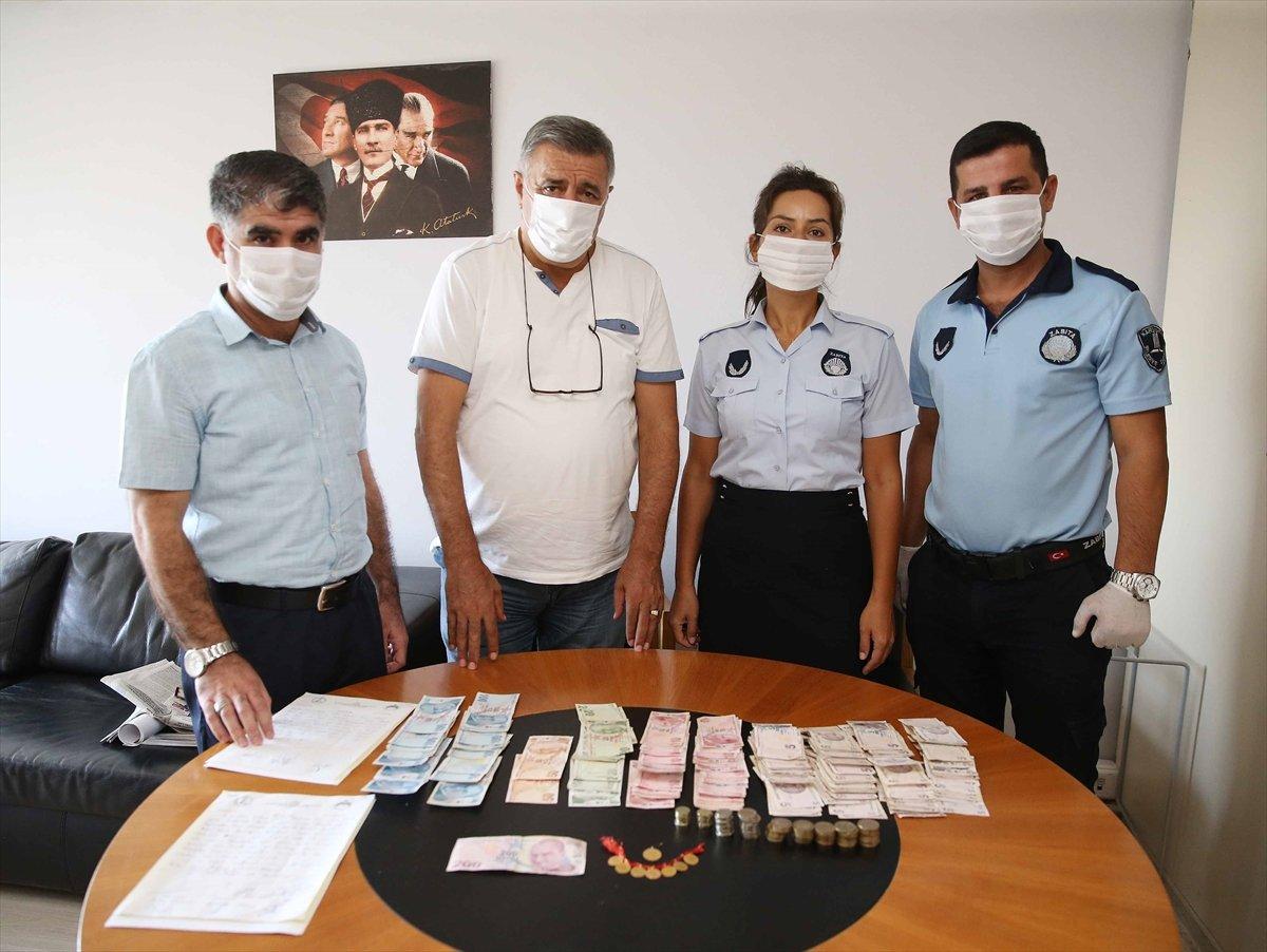 İzmir'de dilencinin üzerinden 8 altın ile 4 bin lira çıktı