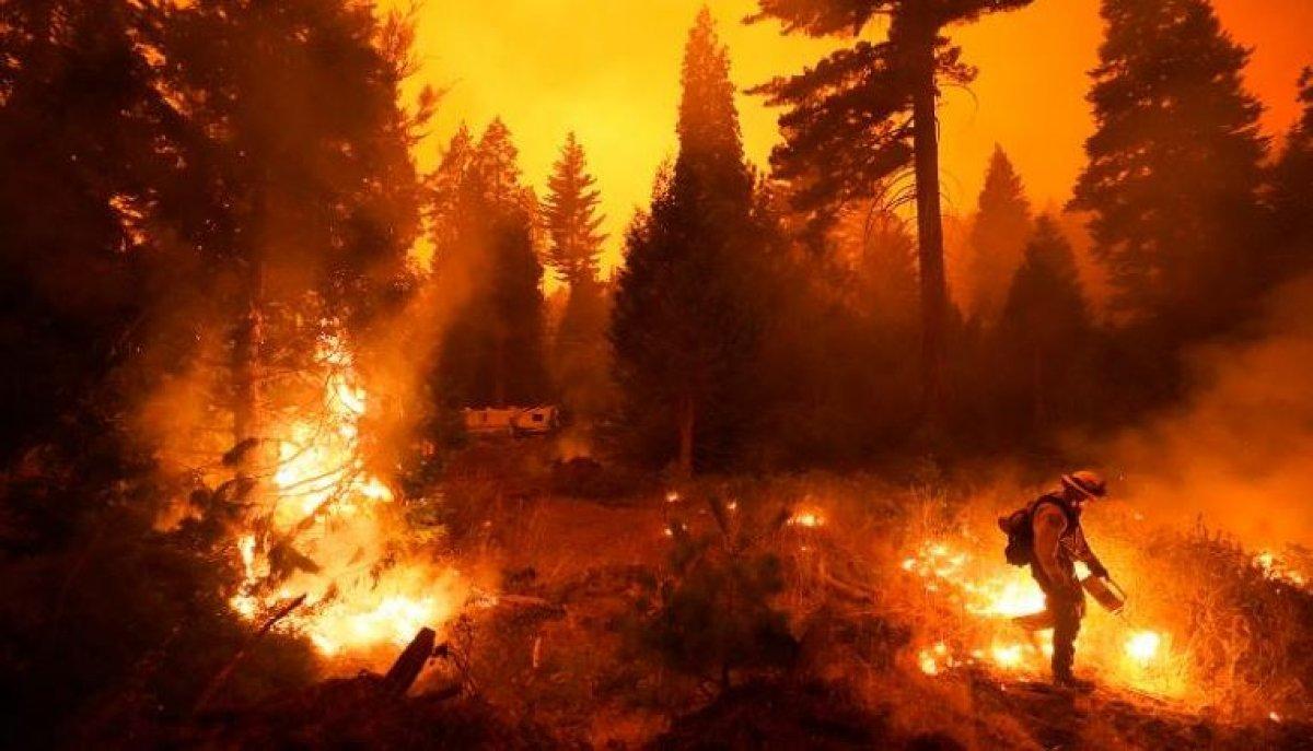 ABD'de 500 bin kişi yangından kaçıyor