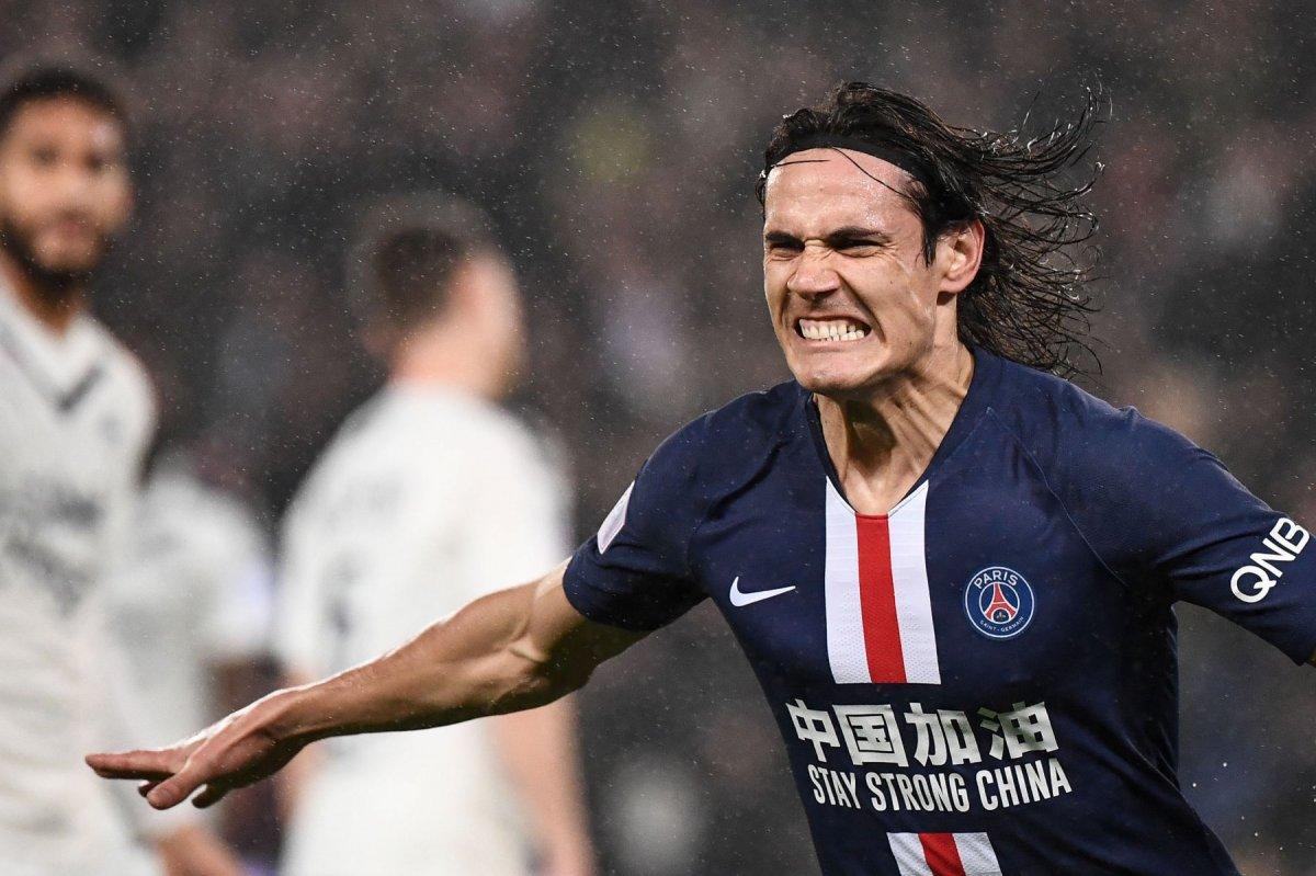 Fenerbahçe taraftarı Cavani'ye mesaj yağdırıyor