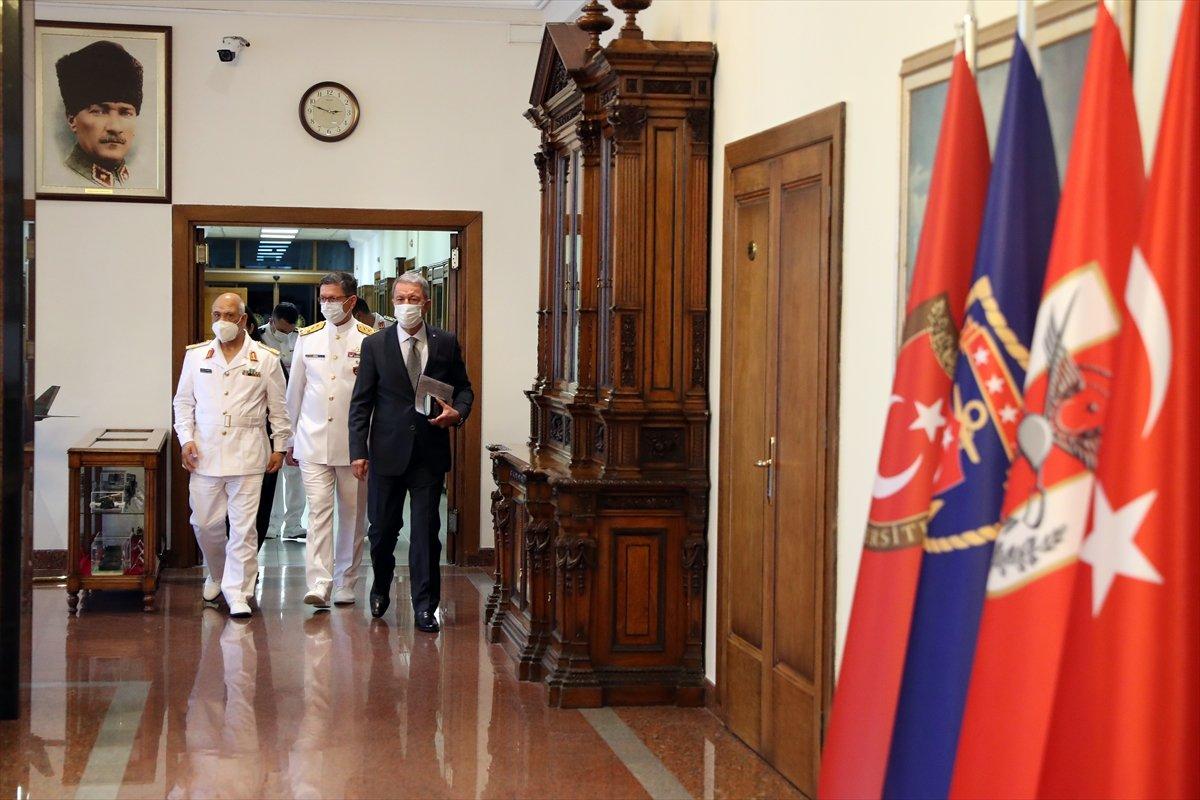 Bakan Hulusi Akar, Libyalı Bakan ile görüştü