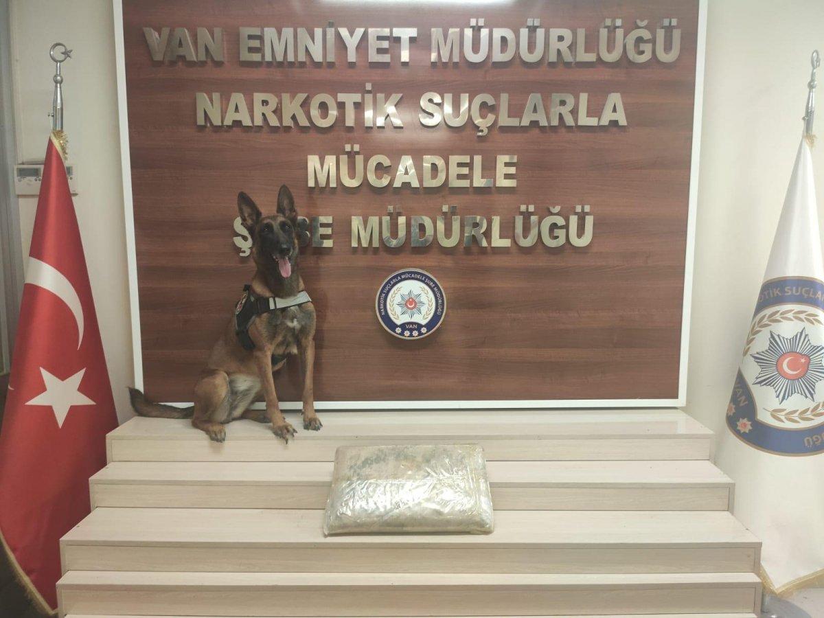 Van’da gıda kolisinde naneyle kaplanan 10 kilo eroin ele geçirildi