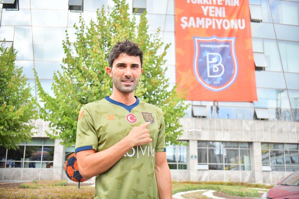 Başakşehir'den 'doğa konseptli' yeşil forma