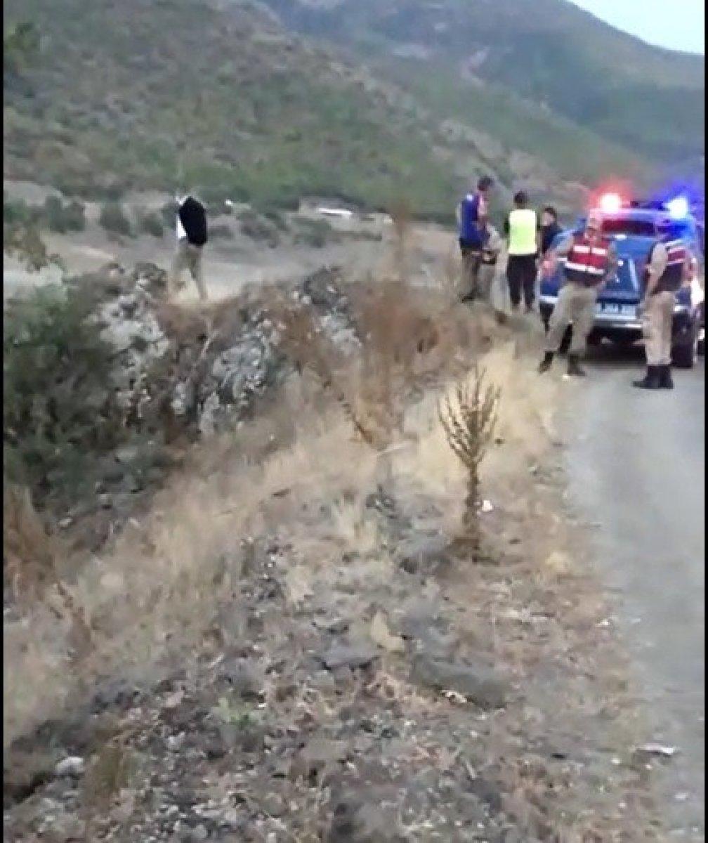 Tokat’ta göle uçan araçtaki 4 kişiyi balıkçılar kurtardı